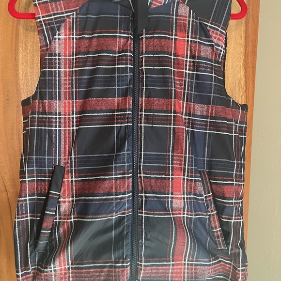 Lulu Lemon Reversible Vest - Picture 8 of 9